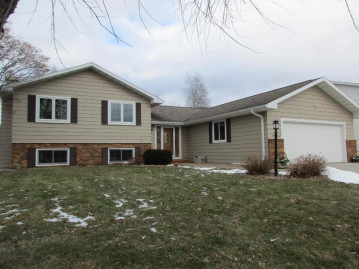 426 Fireside Dr, La Crescent, MN 55947