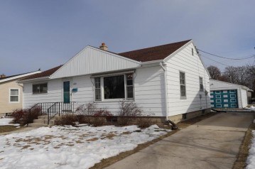 2805 S 11th Pl, Sheboygan, WI 53081-6866