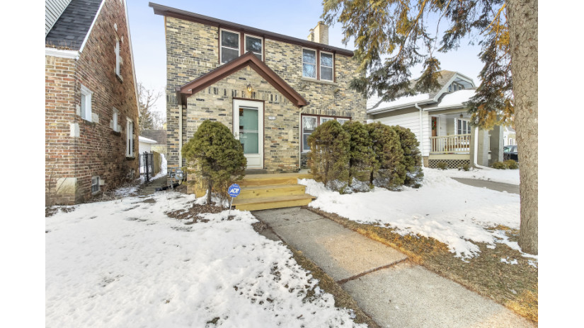 1512 E Olive St Shorewood, WI 53211 by Shorewest Realtors $309,900