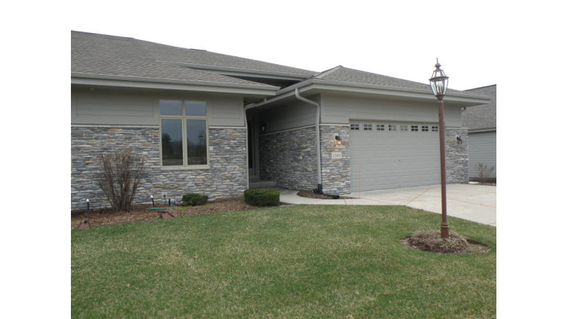 1101 Woodland Hills Dr Waukesha, WI 53188 by Shorewest Realtors $499,900