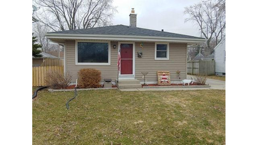 1305 Center St Union Grove, WI 53182 by Jeff Braun Realty, LLC $179,900