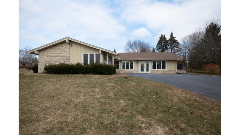 2330 Whippletree Ct Brookfield, WI 53045 by Shorewest Realtors $384,000