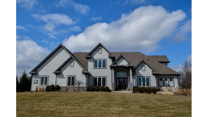 N36W23460 Oak Hill Ln Pewaukee, WI 53072 by Shorewest Realtors $719,000