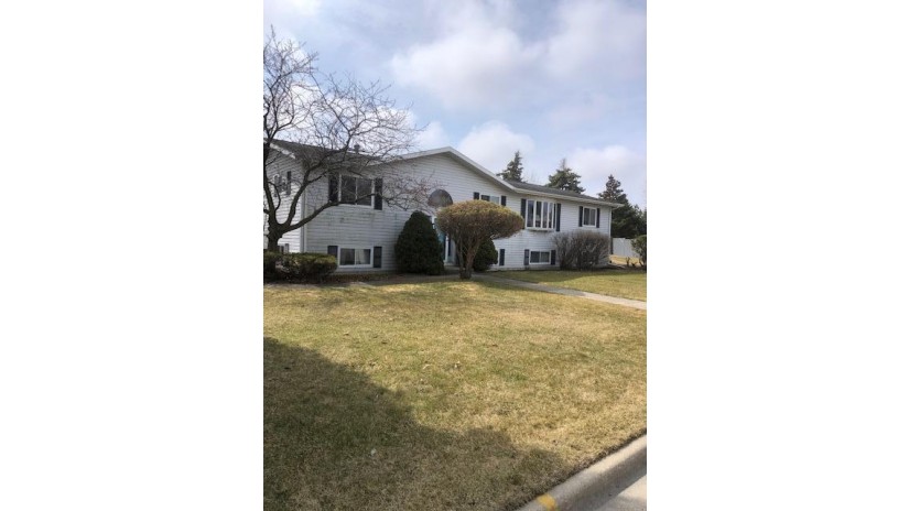 511 18th Ave Union Grove, WI 53182 by Funderburg & Associates $224,900