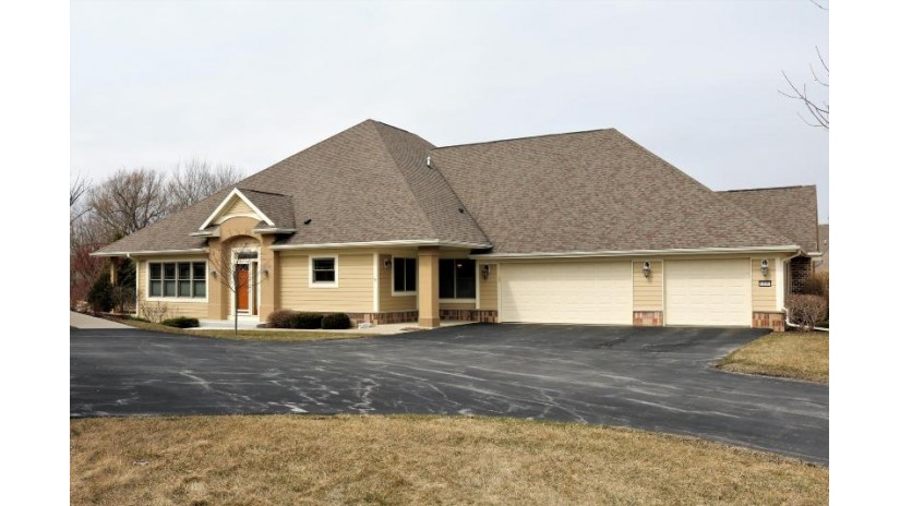 8009 S Susanna Ct Franklin, WI 53132 by Parkway Realty, LLC $359,900