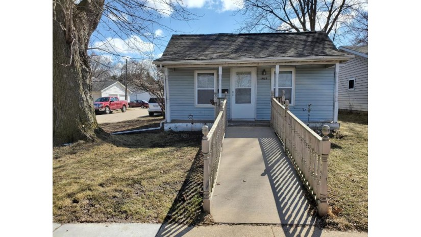 1303 Bangor St Bangor, WI 54614 by United Country Midwest Lifestyle Properties LLC $74,900