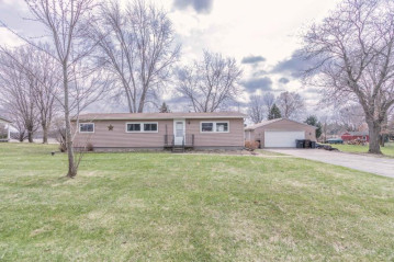 W3189 Fairview Dr, Jefferson, WI 53137-9760