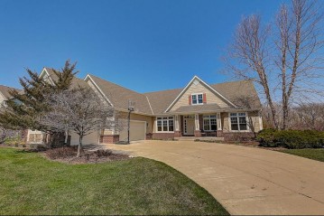 1220 Four Winds Way, Hartland, WI 53029