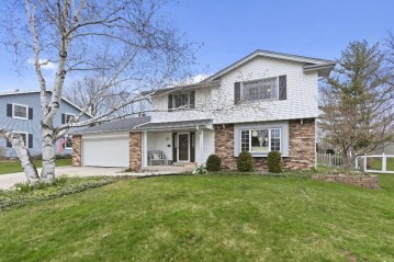 2016 Cobblestone Ct, Waukesha, WI 53188