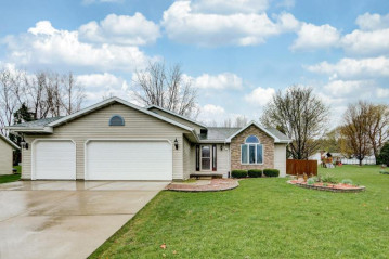 437 Sunnyview Ln, Marshall, WI 53559