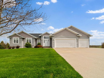 W3784 Highland Dr, Greenfield, WI 54601-8600