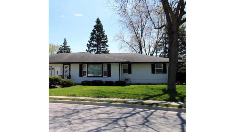 220 Birch Ct Lake Mills, WI 53551 by RE/MAX Community Realty $229,900