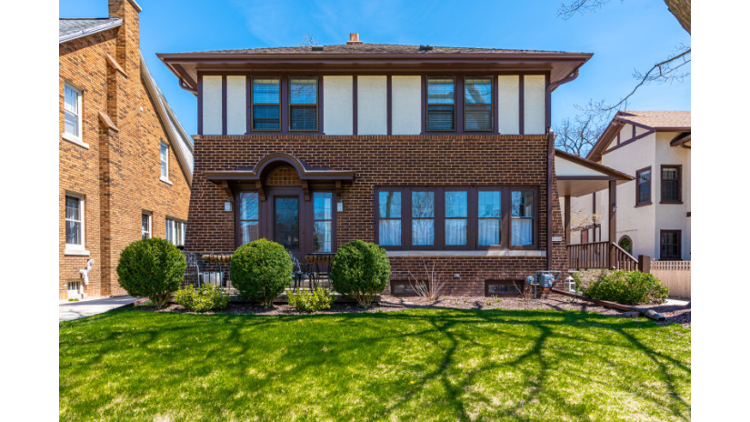 4308 N Prospect Ave Shorewood, WI 53211 by Shorewest Realtors $424,900