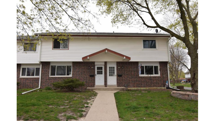 262 Morris St Pewaukee, WI 53072 by Premier Point Realty LLC $139,900