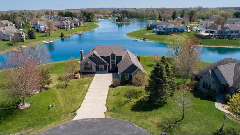 312 Blue Water Ct Dousman, WI 53118 by Realty Executives - Integrity $498,500