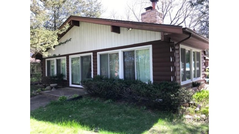 W375S4905 E Pretty Lake Rd Ottawa, WI 53118 by RE/MAX Service First $299,000