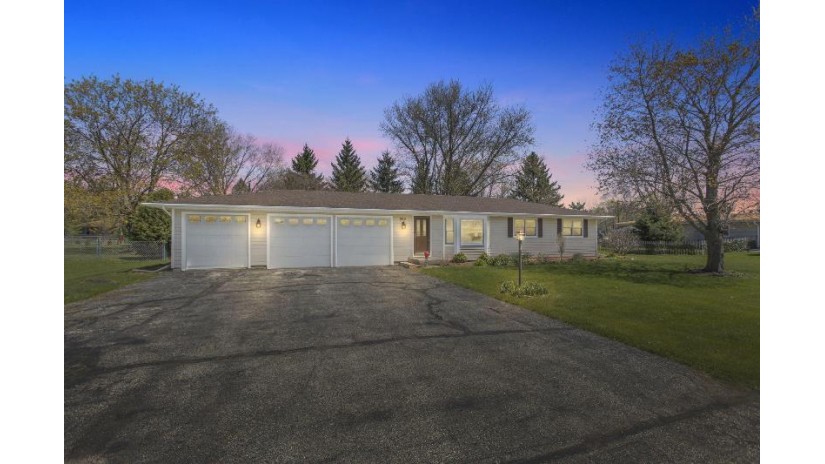 280 N Arlington Ave North Prairie, WI 53153 by Realty Executives Southeast $234,900