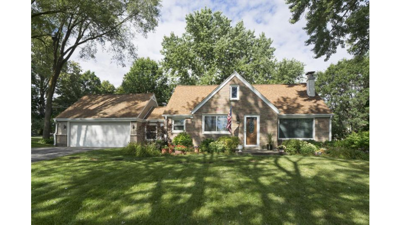 1175 Alfred St Brookfield, WI 53005 by First Weber Inc -NPW $293,900