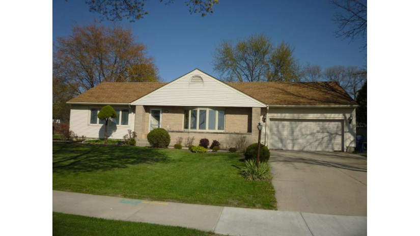 4840 N Swan Rd Milwaukee, WI 53225 by Homeowners Concept $174,900