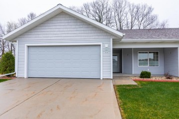 616 Novak St, Hartford, WI 53027-8421