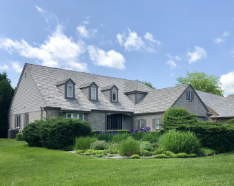 3731 W Fairway Heights Dr, Mequon, WI 53092