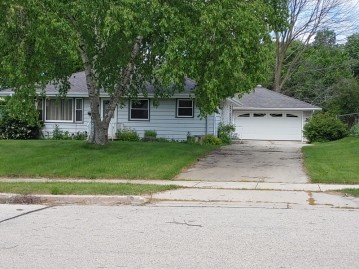 124 Spring St, Grafton, WI 53024-1716