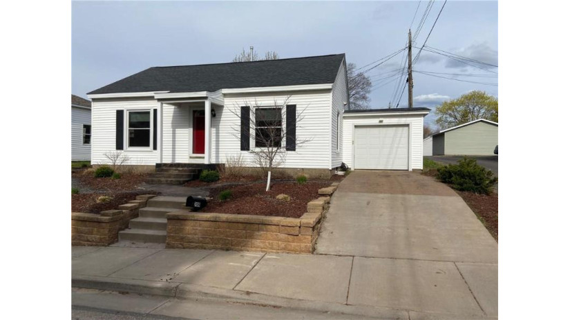 709 Margaret Street Eau Claire, WI 54701 by C21 Affiliated $139,900