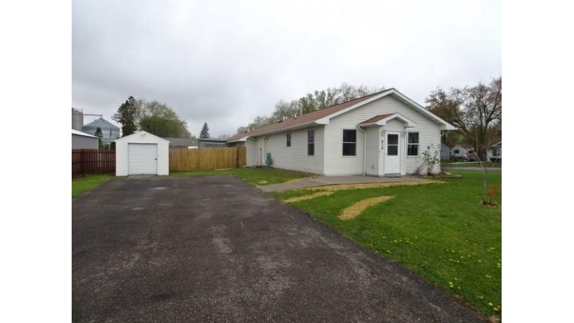 910 6th Avenue Baldwin, WI 54002 by Westconsin Realty Llc $129,900