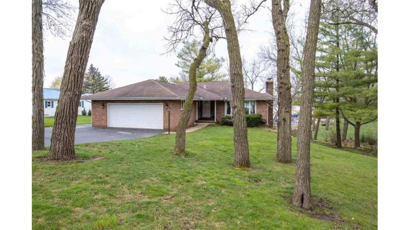 1535 Pier Drive Lake Summerset, IL 61019 by Morgan Realty Inc. $369,000