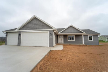 2275 Mayek Drive, Waupaca, WI 54981