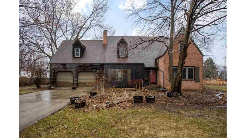 624 Oleary Street Neenah, WI 54956 by Coldwell Banker Real Estate Group $229,900