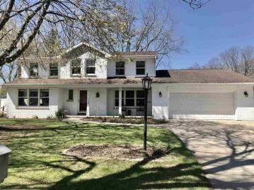 724 Bordeaux Rue, Allouez, WI 54301