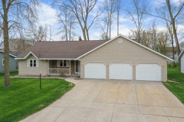 2755 Charleston Drive, Green Bay, WI 54304-1822