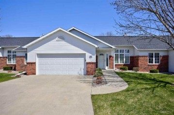 935 W Windtree Drive, Appleton, WI 54914