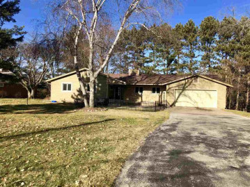 118 Shadow Lake Drive, Waupaca, WI 54982