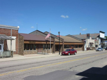 240-250 Main St, Loganville, WI 53943