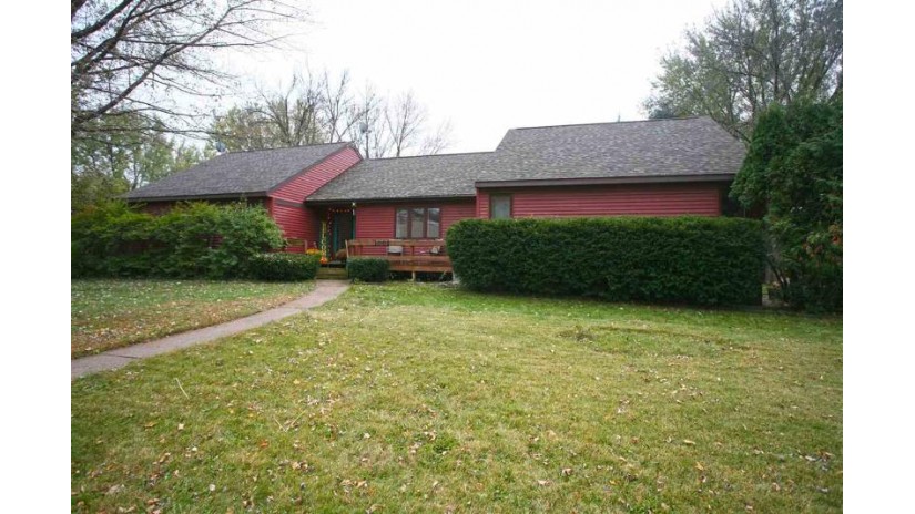 1002 E Wisconsin St Prairie Du Chien, WI 53821 by Wisconsin.properties Realty, Llc $168,999