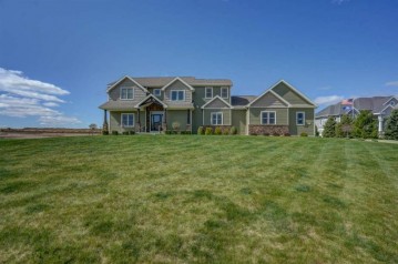 1671 Esker Tr, Bristol, WI 53925