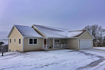 W6687 Farmers Grove Rd, New Glarus, WI 53570