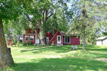 N7931 8th Ave, Clearfield, WI 53950