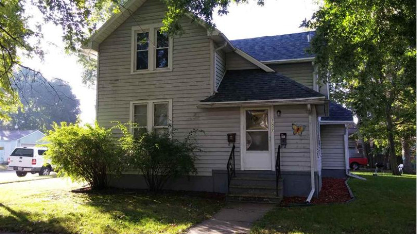 902 Euclid Ave Beloit, WI 53511 by Exit Realty Hgm $79,900