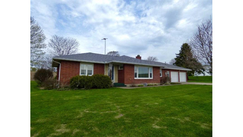 2693 Old Highway Rd Paris, WI 53807 by Lori Droessler Real Estate, Inc. $169,900