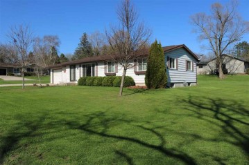 210 Lowville Rd, Rio, WI 53960