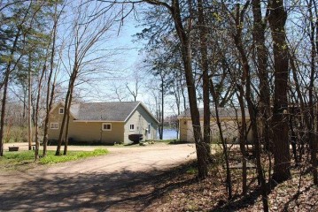 E12653 Weigands Bay S, Merrimac, WI 53561-9723