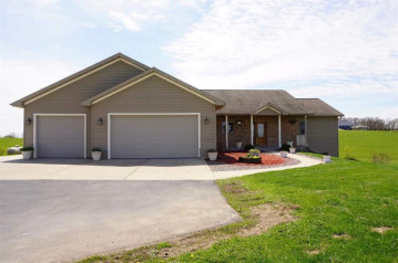 W625 Bud Ln, Albany, WI 53502