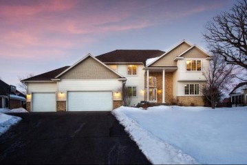 2455 Golf View Dr, River Falls, WI 54022