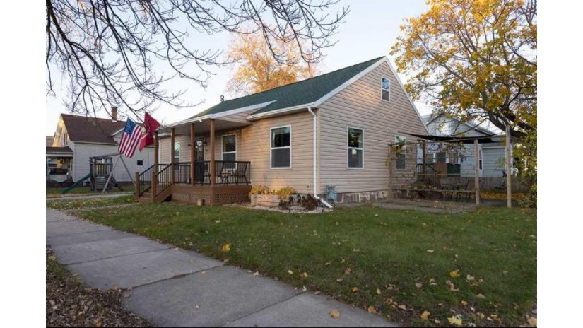 1129 South 4th Avenue Wausau, WI 54401 by Re/Max Excel $134,900