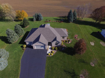 N8229 Ashberry Ave, Taycheedah, WI 54937