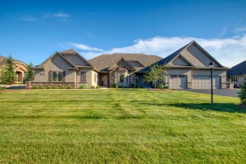 N35W23687 Auburn Ct, Pewaukee, WI 53072-2272