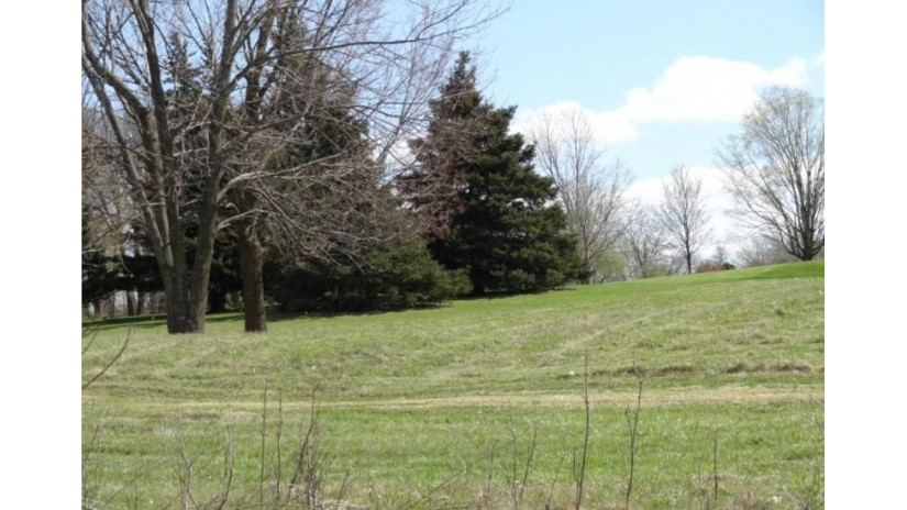 LT4 Scenic Dr West Bend, WI 53095 by Leitner Properties $79,000